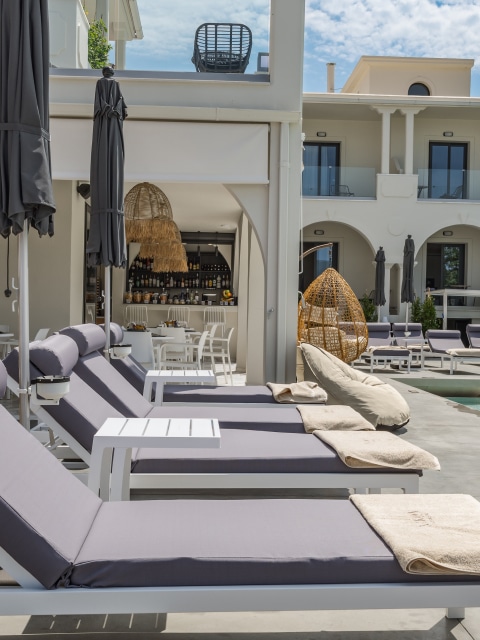 Beach & Pool