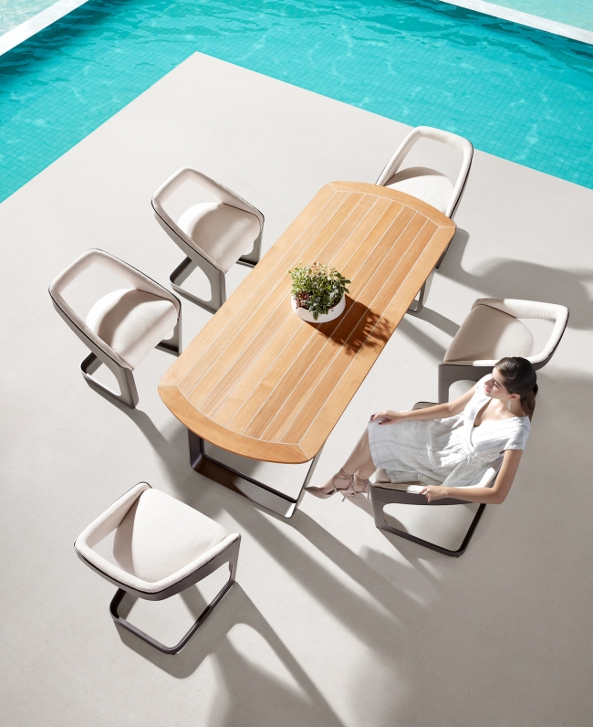  Onda/D7* Dining Set (2042330) 