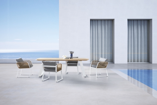  Wing/D7 Dining Set (2049130) 