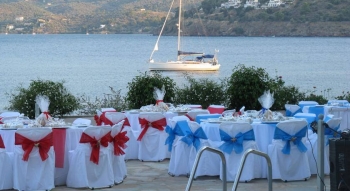  Poros avec vue dor&eacute;e 